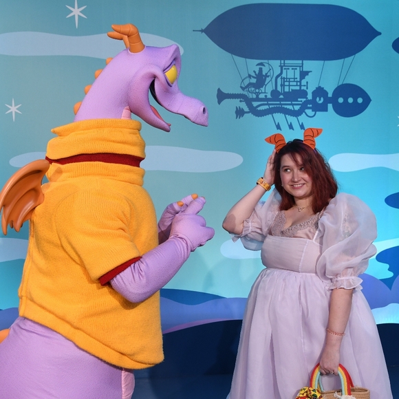 Meet your Posher, Natalie - Picture 3 of 3